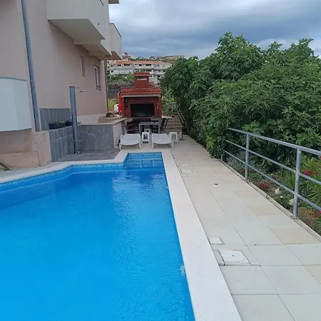 Sea View With Swimming Pool Near * 스플리트